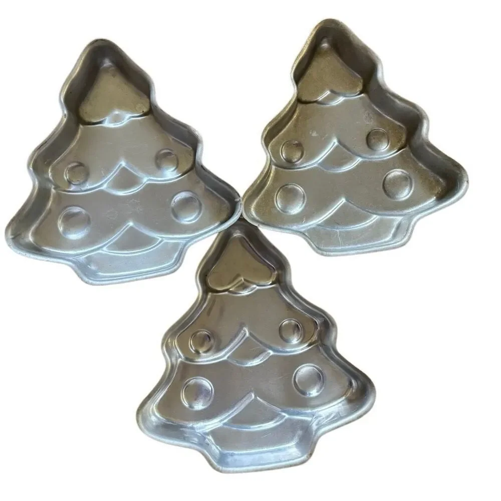 3 Christmas Tree 9”x9” Cake Pans